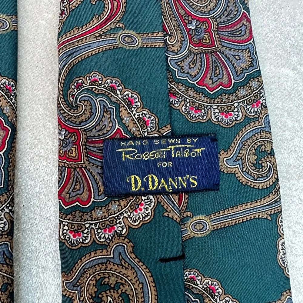 Robert Talbott for D Danns Italian Silk Tie Green Paisley Hand Sewn USA 3.8